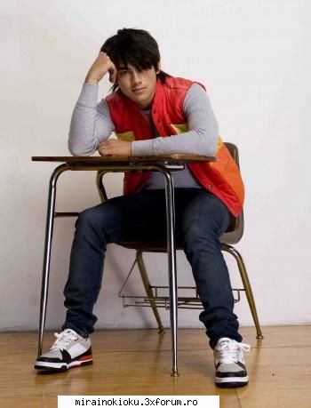 joe jonas &nbsp; &nbsp; &nbsp; &nbsp;ce serios era..... Super User