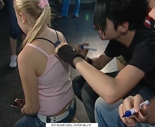 am gasit cateva poza cu el:d bill kaulitz