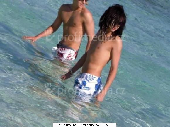 Poze gemenii! - Doamne au pantalonasi de'aia la fel diferita e - Tokio Hotel